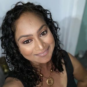 Meet your Posher, Kaveta